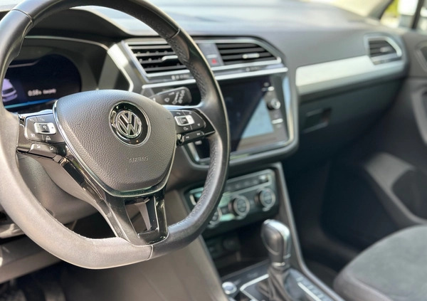 Volkswagen Tiguan cena 93000 przebieg: 129418, rok produkcji 2017 z Piaseczno małe 106